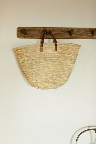 Basket braided weave with Caramel flat short handle